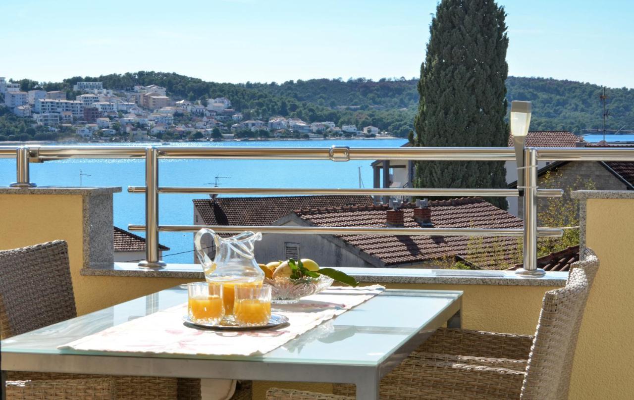 Villa Klaudia Trogir Exterior foto